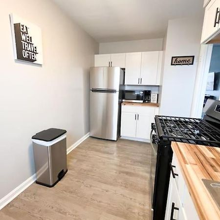The Gateway: Entire Apartment 7 Mins From Airport Cleveland Exteriör bild